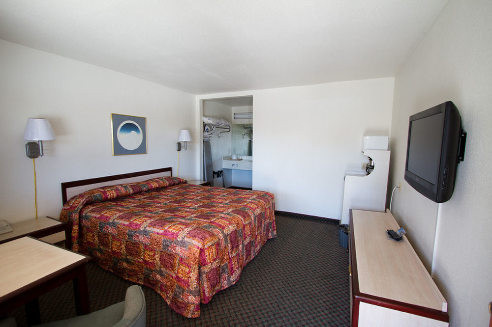 Trails Motel Лон Пайн Екстериор снимка