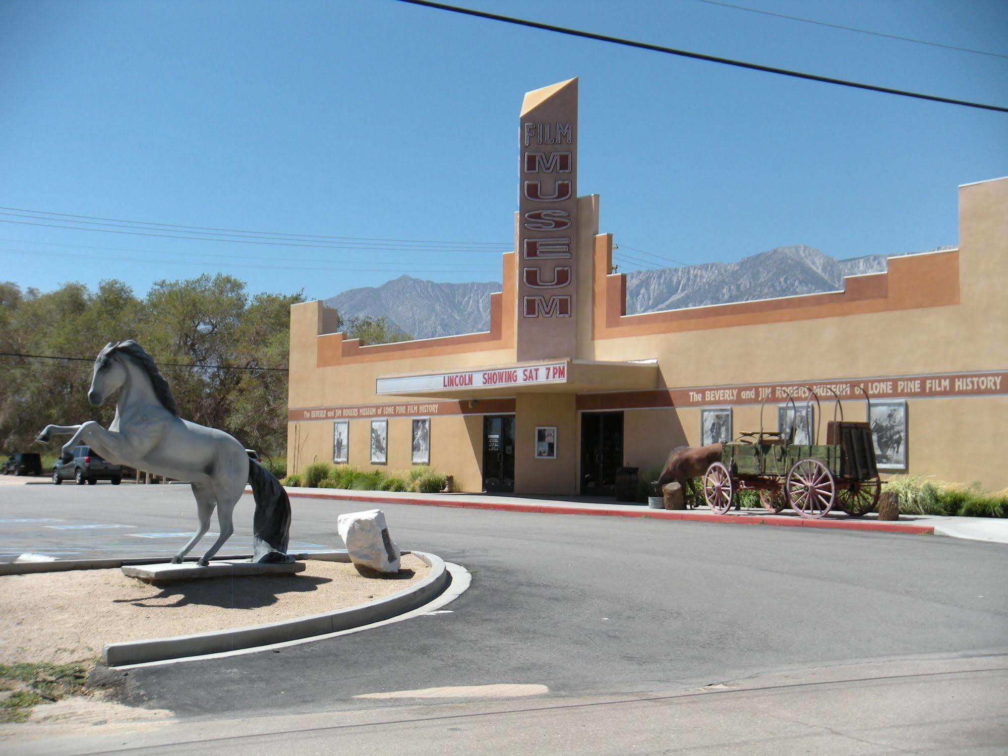 Trails Motel Лон Пайн Екстериор снимка