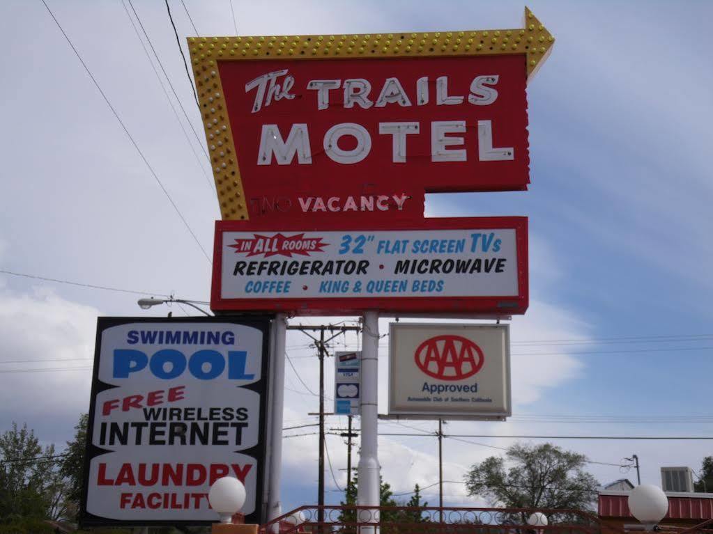 Trails Motel Лон Пайн Екстериор снимка