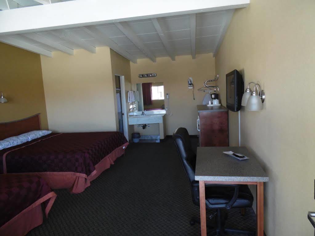 Trails Motel Лон Пайн Екстериор снимка